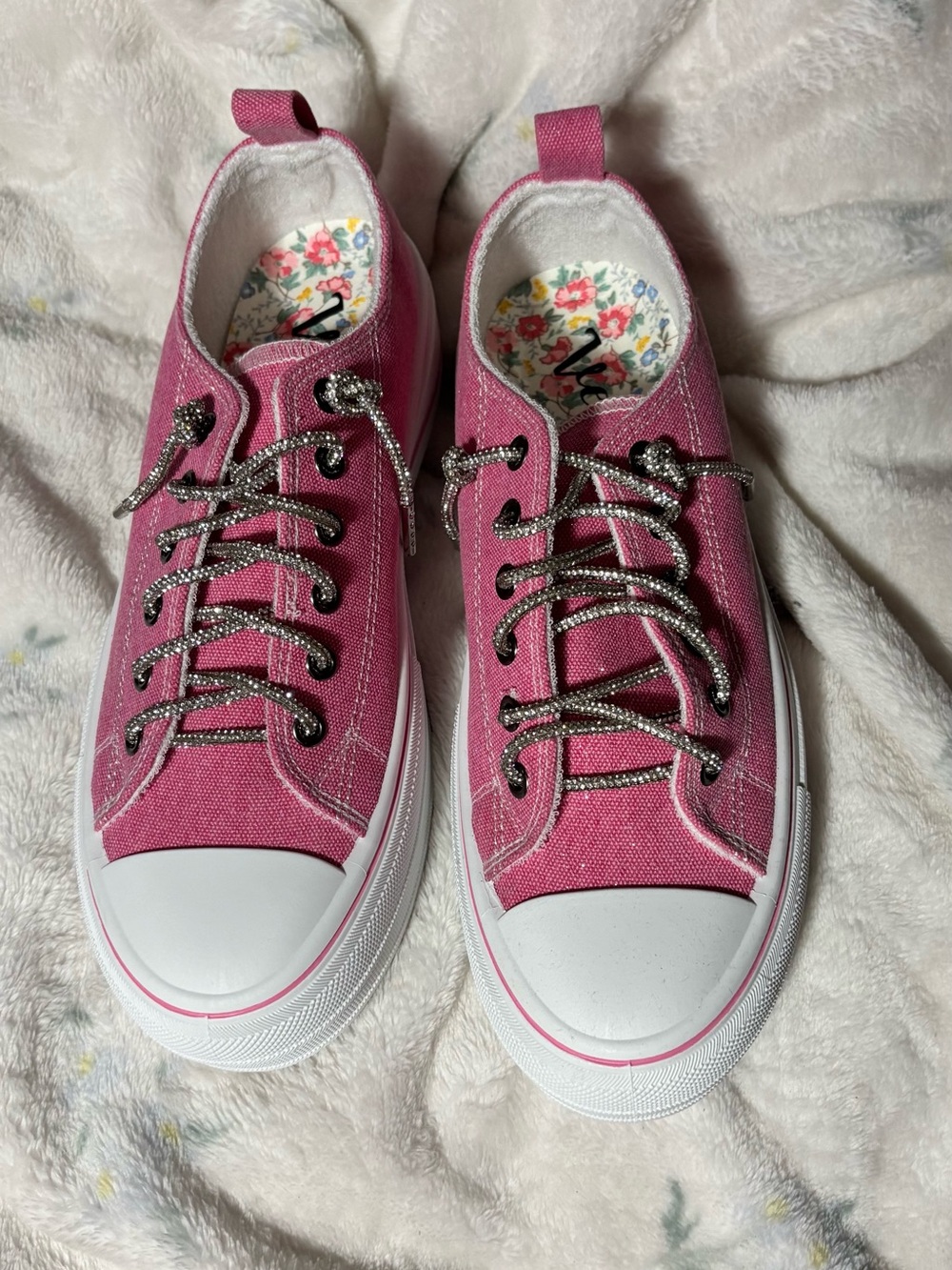 Women’s Pink Canvas Low-Top Lace-Up Sneakers